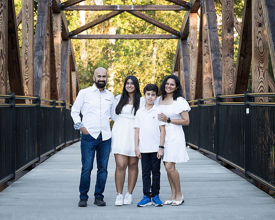 snohomish-family-photographer-thakkars-bothell-landing-5064