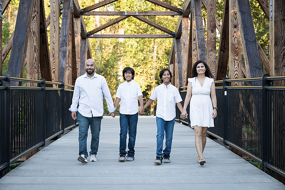 snohomish-family-photographer-thakkars-bothell-landing-5030