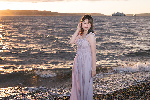 snohomish-graduation-photographer-sydney-mukilteolighthousepark-9