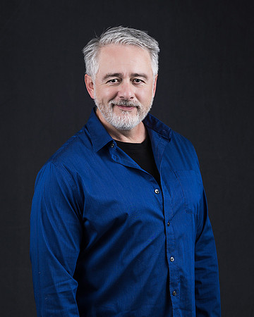 Headshots-GaryBennett-AudiobookNarrator-Monroe-20221108-8965