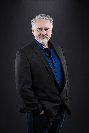 Headshots-GaryBennett-AudiobookNarrator-Monroe-20221108-8970