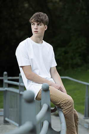 snohomish-senior-photographer-tyler-bothell-landing-0605-3