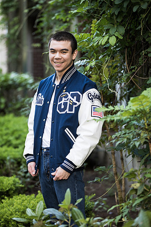 snohomish-senior-photographer-kaiu-mill-creek-towncenter-2284