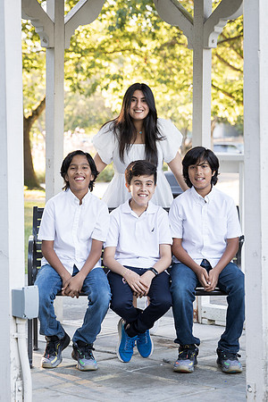snohomish-family-photographer-thakkars-bothell-landing-4874