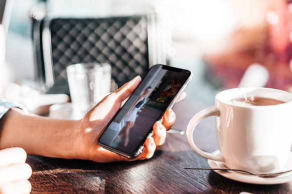 Gracie_iPhone XS Mockups Vol 08 D_1000