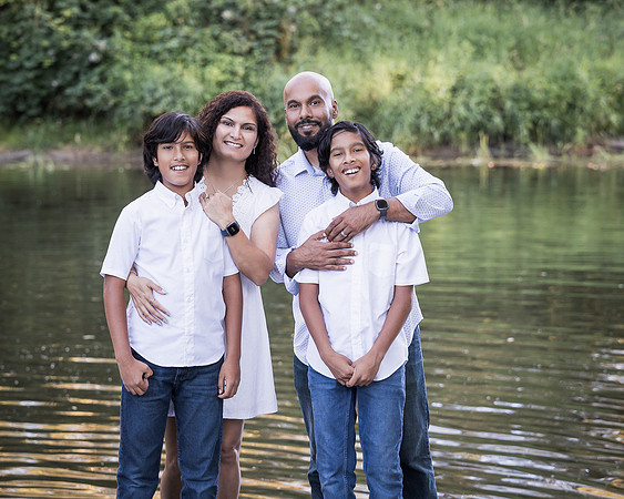 snohomish-family-photographer-thakkars-bothell-landing-4691